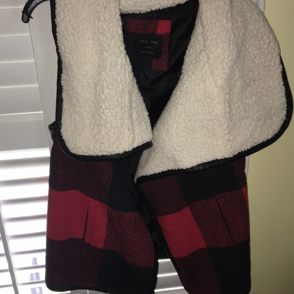 Funky vest perfect for fall - Picture 2 of 4